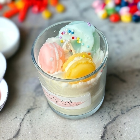 ⚠️SALE Candle // Handmade Macaroon Shaped Soy Wax Candle SEND OFFERS🥳 - Picture 4 of 5